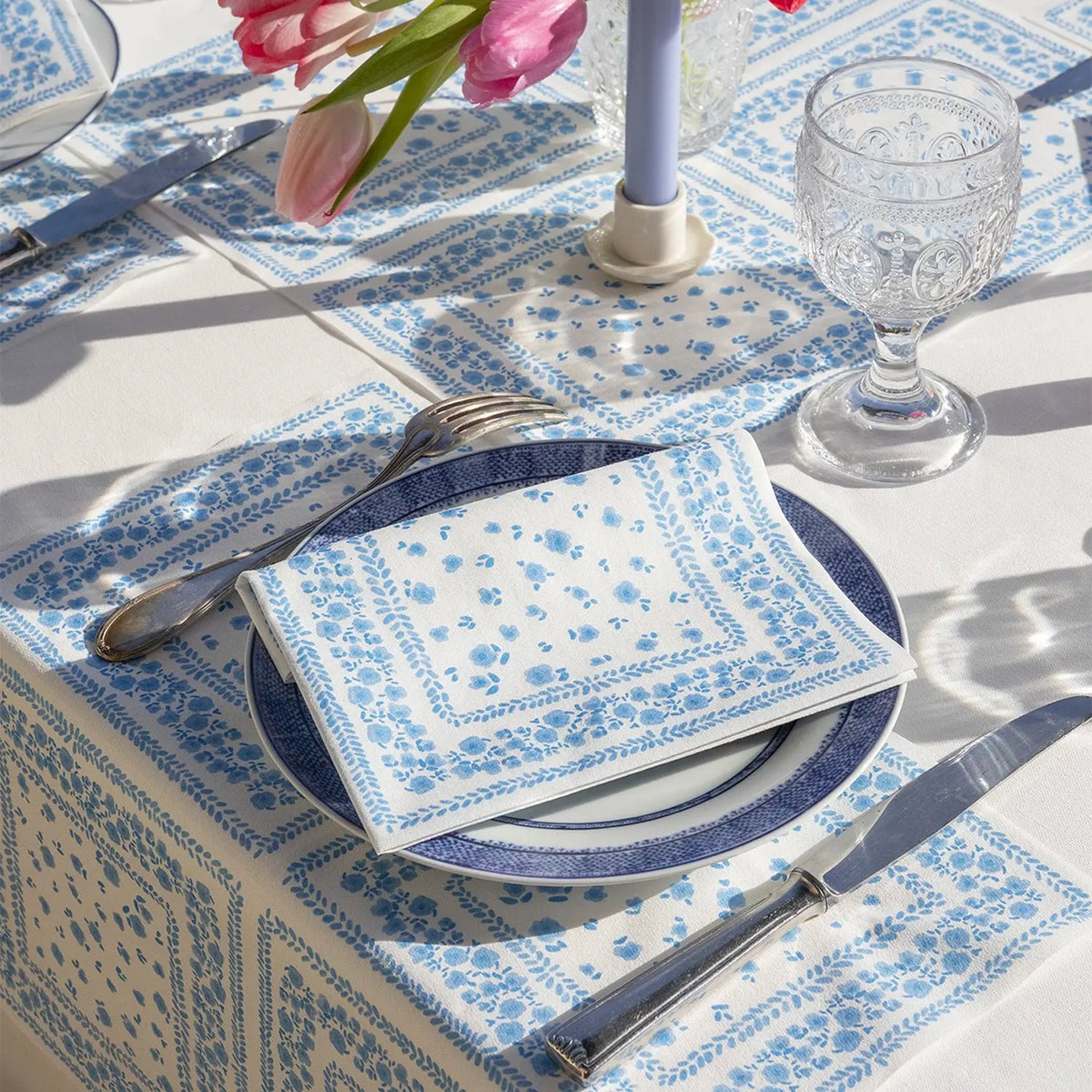 Grande Serviette en Intissé Bandana Bleu - 40 x 40 cm