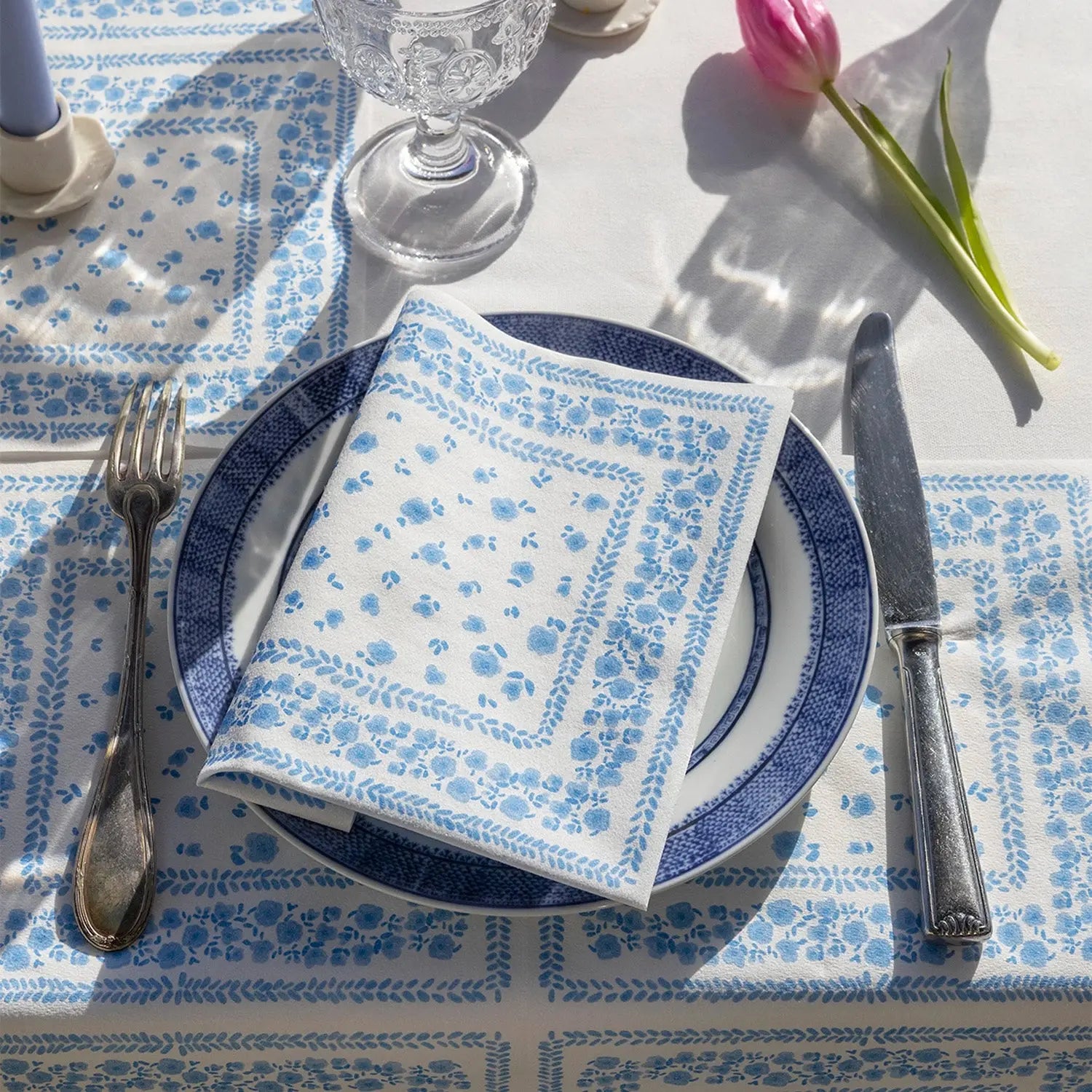 Grande Serviette en Intissé Bandana Bleu - 40 x 40 cm