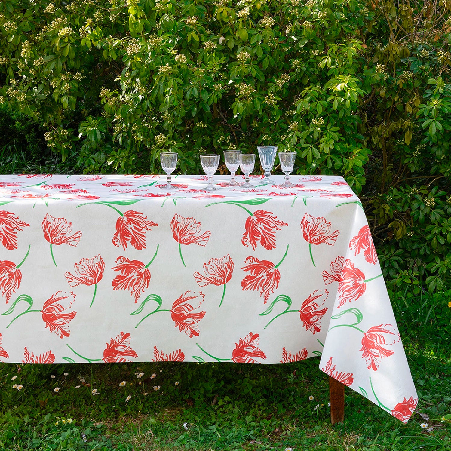 Red Tulip Non-Woven Tablecloth - 160 cm x 240 cm